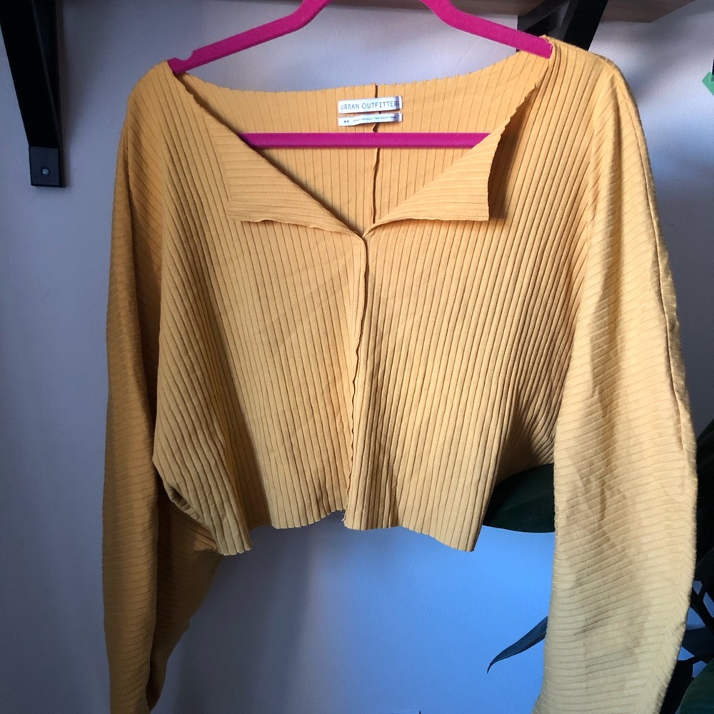 Cropped long sleeve yellow top